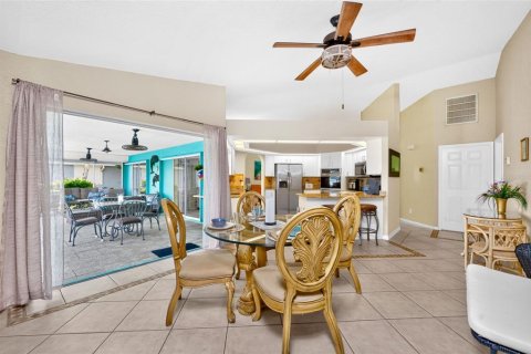 Villa ou maison à vendre à Port Charlotte, Floride: 3 chambres, 174.38 m2 № 2355174 - photo 17