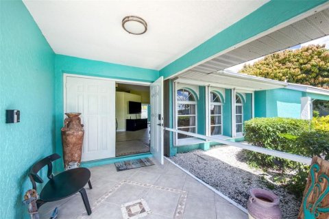 Villa ou maison à vendre à Port Charlotte, Floride: 3 chambres, 174.38 m2 № 2355174 - photo 7