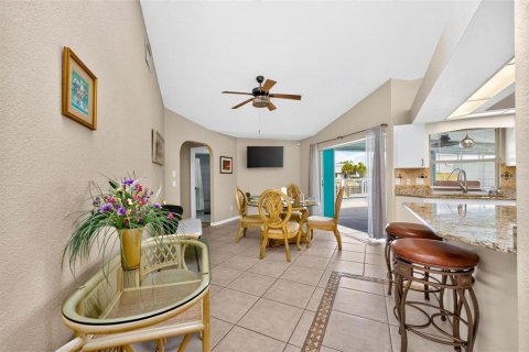 Villa ou maison à vendre à Port Charlotte, Floride: 3 chambres, 174.38 m2 № 2355174 - photo 16