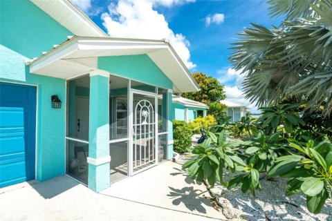 Villa ou maison à vendre à Port Charlotte, Floride: 3 chambres, 174.38 m2 № 2355174 - photo 5