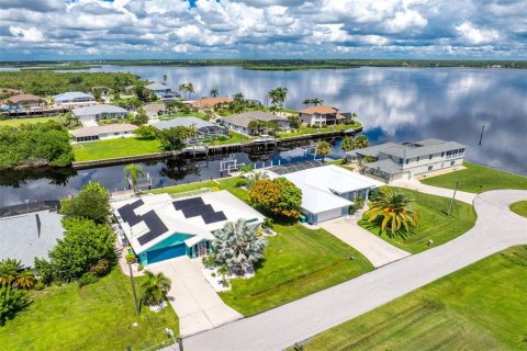 Villa ou maison à vendre à Port Charlotte, Floride: 3 chambres, 174.38 m2 № 2355174 - photo 3