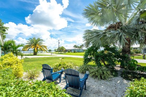Villa ou maison à vendre à Port Charlotte, Floride: 3 chambres, 174.38 m2 № 2355174 - photo 6