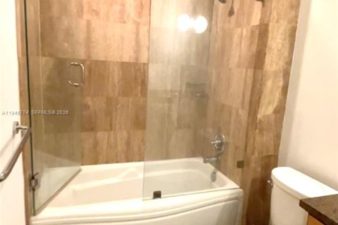 Condo in Miami, Florida, 1 bedroom  № 2152878 - photo 19