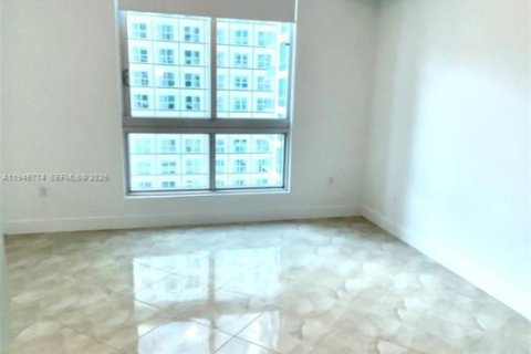 Condo in Miami, Florida, 1 bedroom  № 2152878 - photo 20