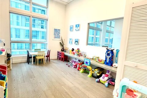 Condo in Miami, Florida, 1 bedroom  № 2152878 - photo 4