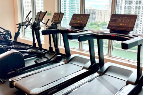 Condo in Miami, Florida, 1 bedroom  № 2152878 - photo 7
