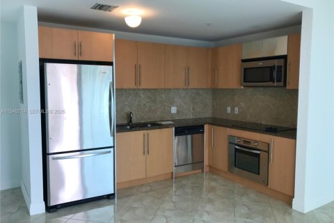 Condo in Miami, Florida, 1 bedroom  № 2152878 - photo 9