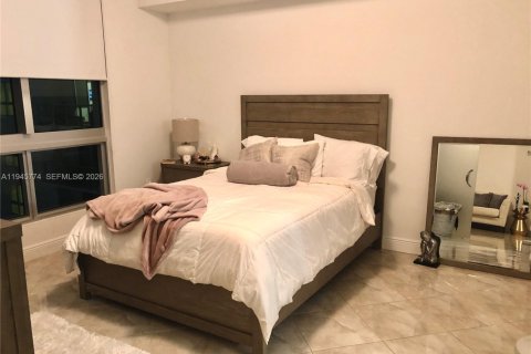 Condo in Miami, Florida, 1 bedroom  № 2152878 - photo 16