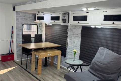 Купить виллу или дом в Майами, Флорида 3 спальни, 167.04м2, № 2049662 - фото 24