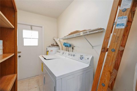 Condo in Bradenton, Florida, 2 bedrooms  № 1902670 - photo 18