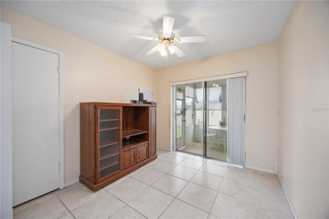 Condo in Bradenton, Florida, 2 bedrooms  № 1902670 - photo 16