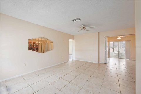 Condo in Bradenton, Florida, 2 bedrooms  № 1902670 - photo 6