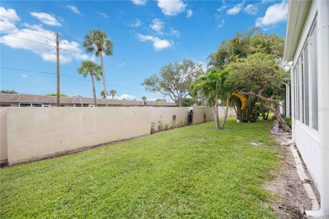 Condo in Bradenton, Florida, 2 bedrooms  № 1902670 - photo 28