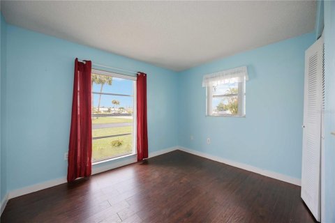 Condo in Bradenton, Florida, 2 bedrooms  № 1902670 - photo 22