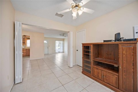 Condo in Bradenton, Florida, 2 bedrooms  № 1902670 - photo 17