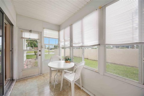 Condo in Bradenton, Florida, 2 bedrooms  № 1902670 - photo 27