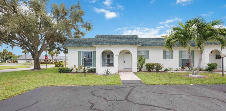 Condominio en Bradenton, Florida, 2 dormitorios № 1902670