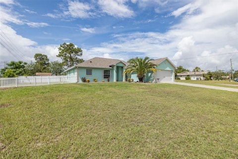 House in Spring Hill, Florida 3 bedrooms, 172.61 sq.m. № 1834749 - photo 2