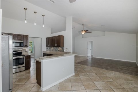 House in Spring Hill, Florida 3 bedrooms, 172.61 sq.m. № 1834749 - photo 15