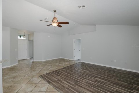 House in Spring Hill, Florida 3 bedrooms, 172.61 sq.m. № 1834749 - photo 17