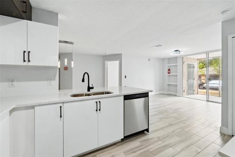 Copropriété à louer à Orlando, Floride: 3 chambres, 110.83 m2 № 2407109 - photo 17