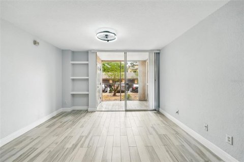 Copropriété à louer à Orlando, Floride: 3 chambres, 110.83 m2 № 2407109 - photo 9