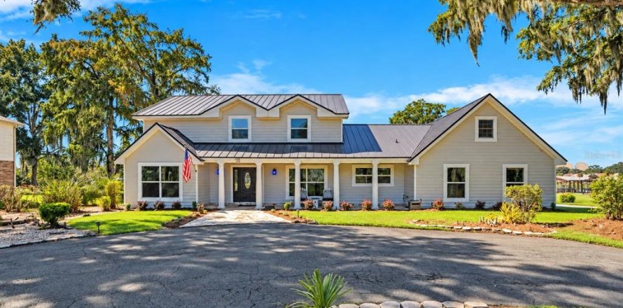Villa ou maison à Leesburg, Floride 4 chambres, 255.67 m2 № 2418347