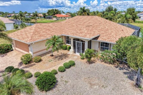 House in Rotonda, Florida 3 bedrooms, 154.12 sq.m. № 2349954
