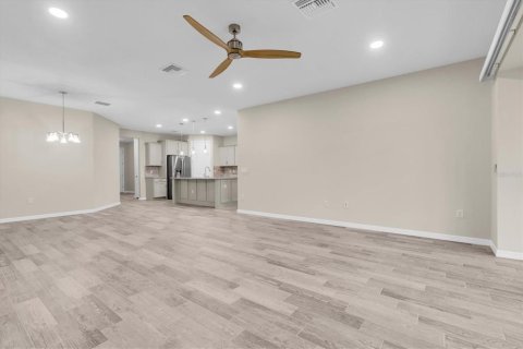 Villa ou maison à vendre à Odessa, Floride: 3 chambres, 186.36 m2 № 2408381 - photo 12