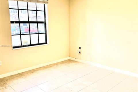 Adosado en alquiler en Homestead, Florida, 2 dormitorios, 113.71 m2 № 1946630 - foto 4