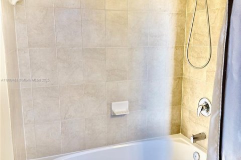 Adosado en alquiler en Homestead, Florida, 2 dormitorios, 113.71 m2 № 1946630 - foto 22