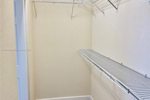 Adosado en alquiler en Homestead, Florida, 2 dormitorios, 113.71 m2 № 1946630 - foto 18