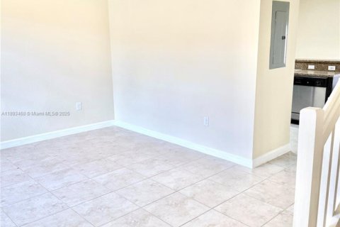 Adosado en alquiler en Homestead, Florida, 2 dormitorios, 113.71 m2 № 1946630 - foto 6