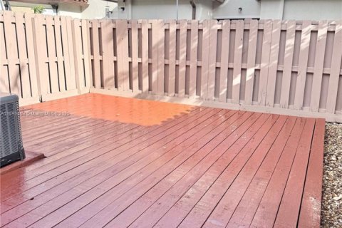 Adosado en alquiler en Homestead, Florida, 2 dormitorios, 113.71 m2 № 1946630 - foto 25