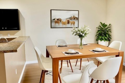 Adosado en alquiler en Homestead, Florida, 2 dormitorios, 113.71 m2 № 1946630 - foto 9