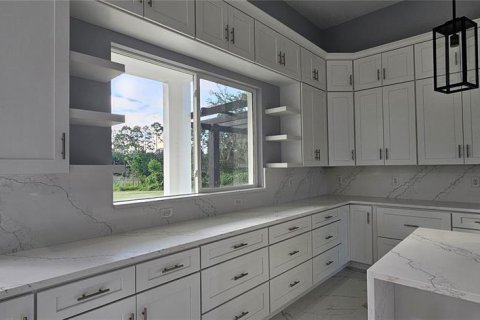 House in Eustis, Florida 4 bedrooms, 247.12 sq.m. № 1853003 - photo 18