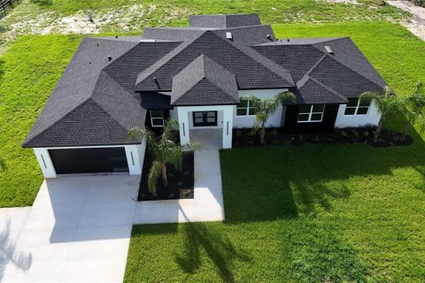 House in Eustis, Florida 4 bedrooms, 247.12 sq.m. № 1853003 - photo 5