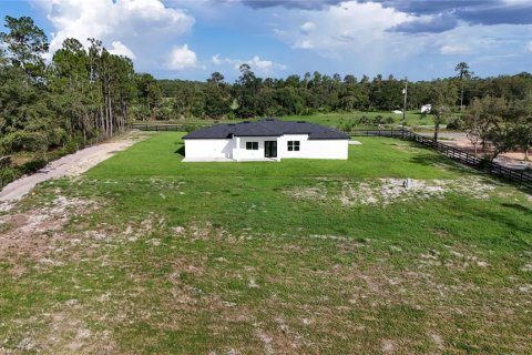 House in Eustis, Florida 4 bedrooms, 247.12 sq.m. № 1853003 - photo 8