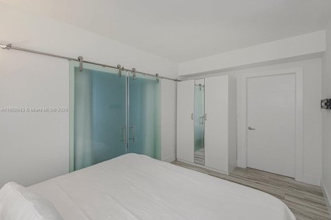 Снять в аренду кондоминиум в Майами-Бич, Флорида 1 спальня, 81.75м2, № 2035687 - фото 24