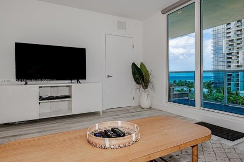 Снять в аренду кондоминиум в Майами-Бич, Флорида 1 спальня, 81.75м2, № 2035687 - фото 13