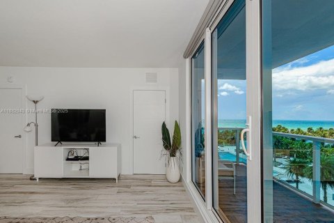 Снять в аренду кондоминиум в Майами-Бич, Флорида 1 спальня, 81.75м2, № 2035687 - фото 14