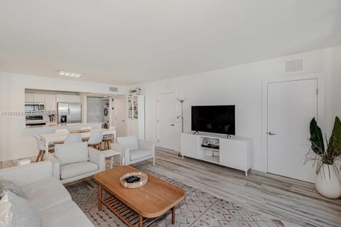 Снять в аренду кондоминиум в Майами-Бич, Флорида 1 спальня, 81.75м2, № 2035687 - фото 15