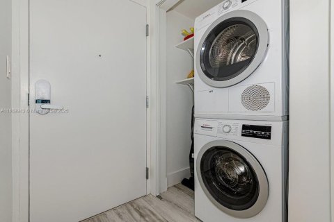 Снять в аренду кондоминиум в Майами-Бич, Флорида 1 спальня, 81.75м2, № 2035687 - фото 20