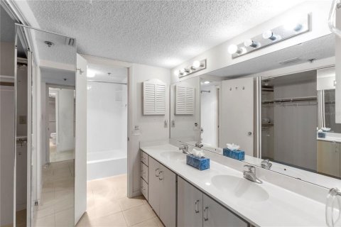 Condominio en venta en Sarasota, Florida, 2 dormitorios, 142.51 m2 № 2232549 - foto 17
