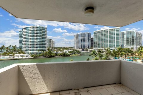 Condominio en venta en Sarasota, Florida, 2 dormitorios, 142.51 m2 № 2232549 - foto 2