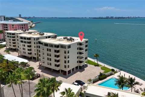 Condo in Sarasota, Florida, 2 bedrooms № 2232549