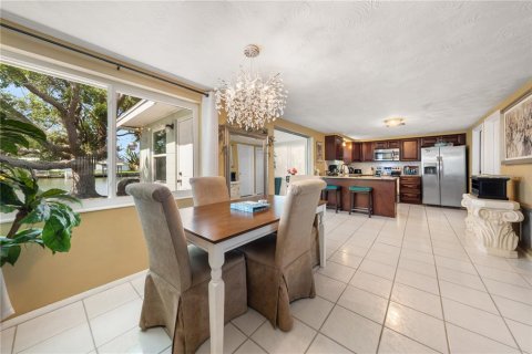 House in Holiday, Florida 2 bedrooms, 102.94 sq.m. № 2226047 - photo 12