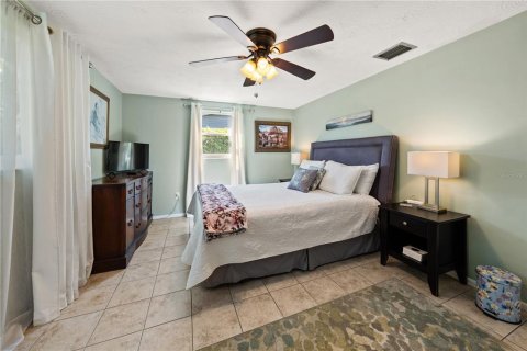 House in Holiday, Florida 2 bedrooms, 102.94 sq.m. № 2226047 - photo 14