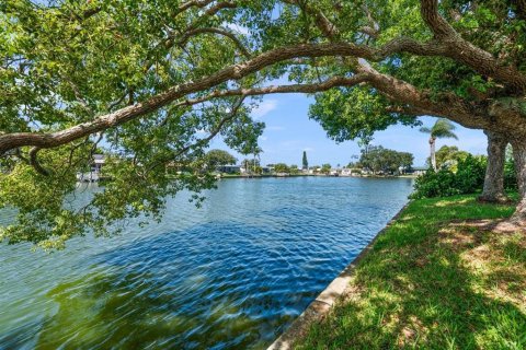 House in Holiday, Florida 2 bedrooms, 102.94 sq.m. № 2226047 - photo 22