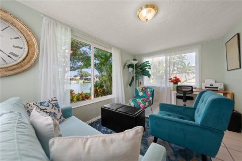 House in Holiday, Florida 2 bedrooms, 102.94 sq.m. № 2226047 - photo 11